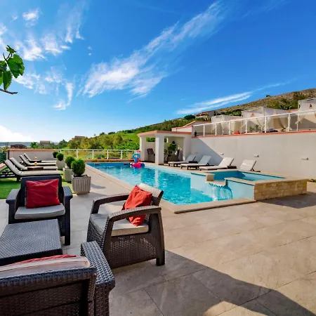 Melandura-10 By Interhome Apartment Dinjiska