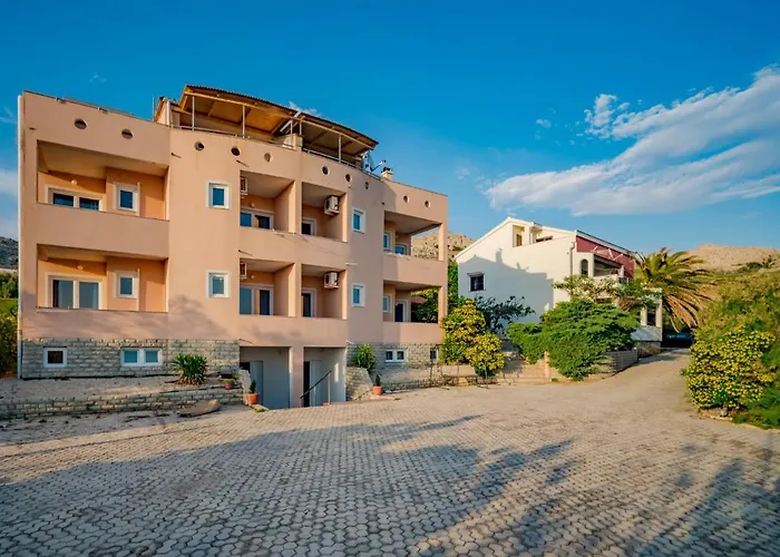 Melandura-10 By Interhome * Dinjiška