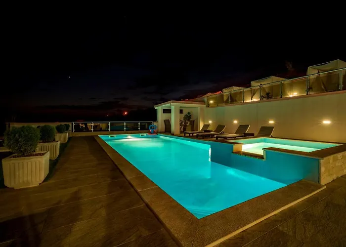 Melandura-10 By Interhome *