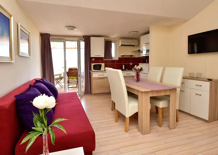 Lägenhet Melandura-10 By Interhome Dinjiška